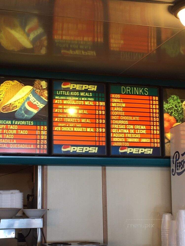 Junior's Tacos - Pasco, WA